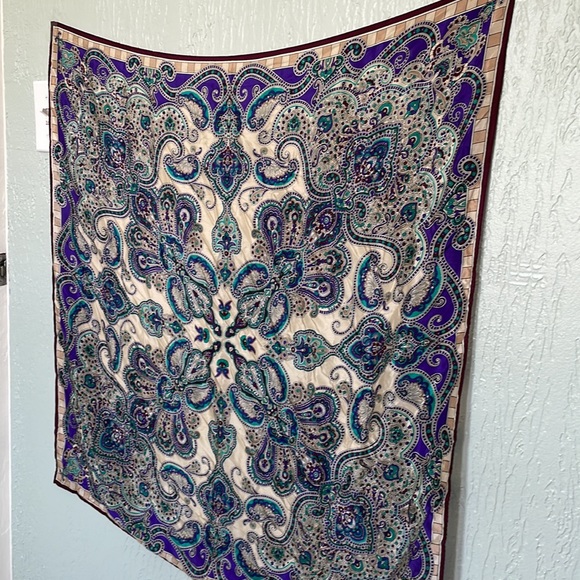 Oscar de la Renta 100% Silk Scarf Purple Paisley- 30" x 30" Made in Japan - Picture 1 of 10